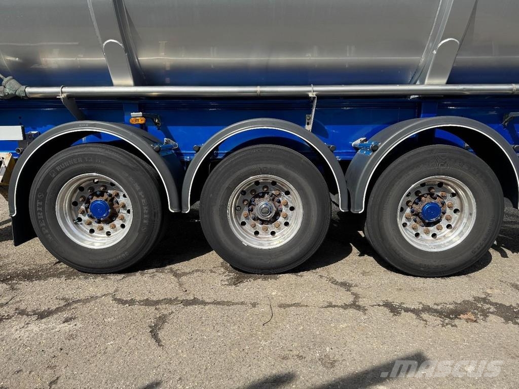 LAG O-3-40 02 3 AXLE - 61.000 LITER TANK - KIPPER Autocisternas