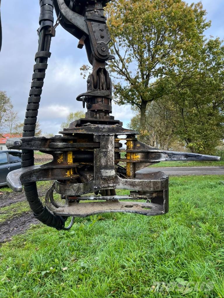 Ponsse Buffalo Dual w. fellingsaw Transportadoras