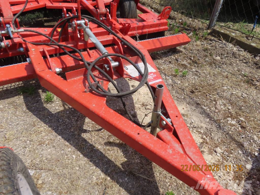 Antonio Carraro TTR 4400 HST II traktor + tartozékok Трактори