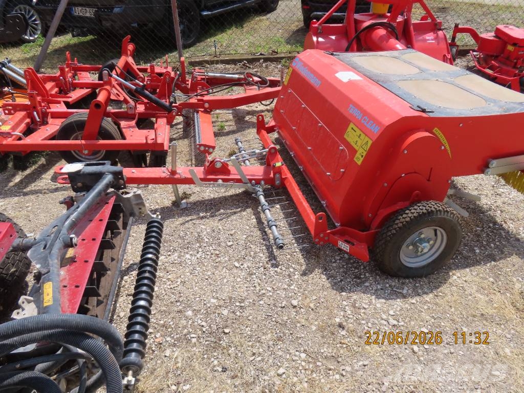 Antonio Carraro TTR 4400 HST II traktor + tartozékok Трактори