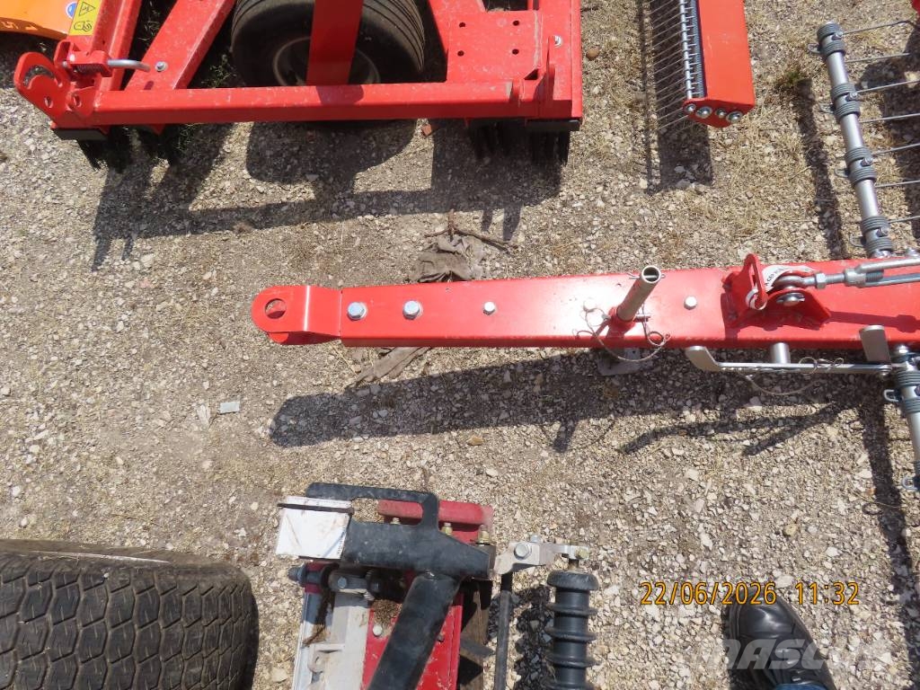 Antonio Carraro TTR 4400 HST II traktor + tartozékok Трактори