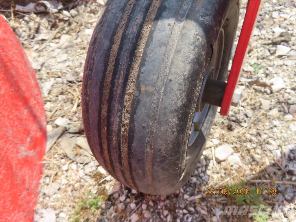 Antonio Carraro TTR 4400 HST II traktor + tartozékok Трактори