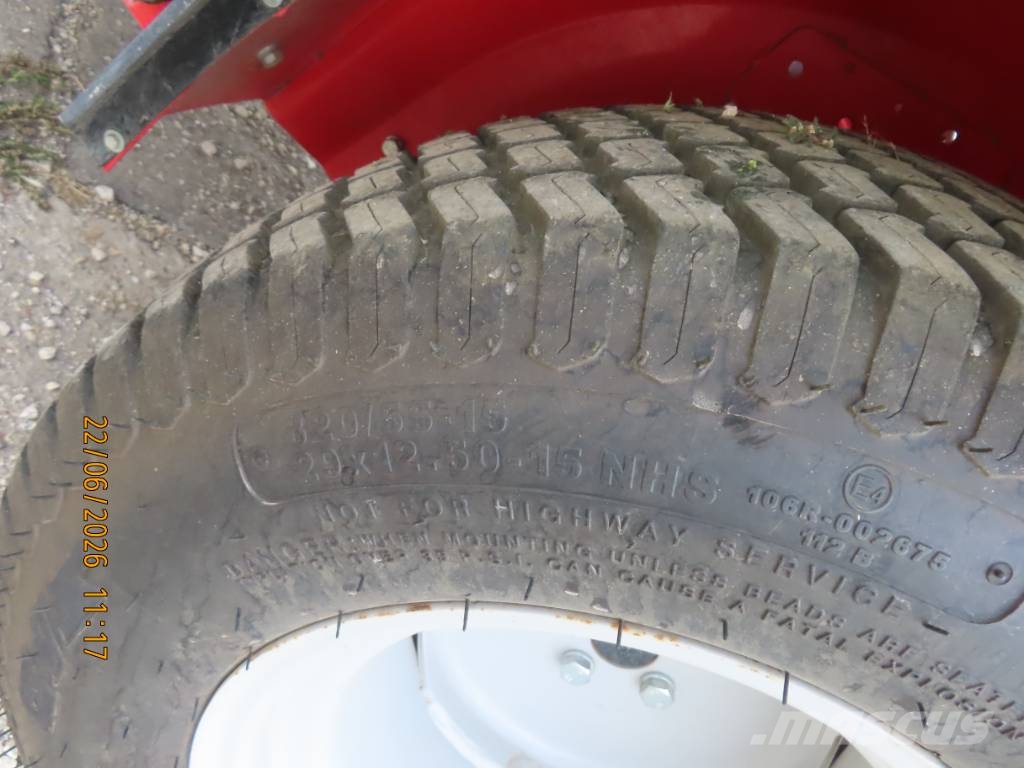 Antonio Carraro TTR 4400 HST II traktor + tartozékok Трактори