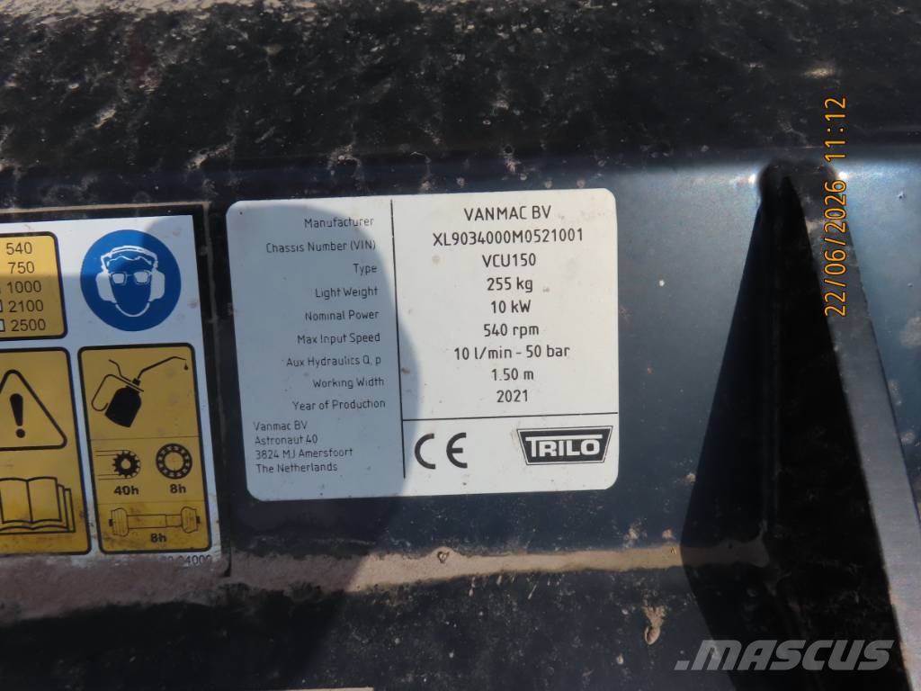Antonio Carraro TTR 4400 HST II traktor + tartozékok Трактори