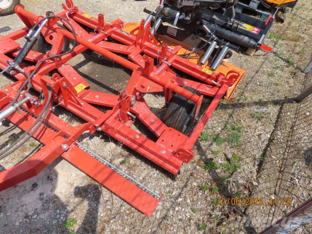 Antonio Carraro TTR 4400 HST II traktor + tartozékok Трактори