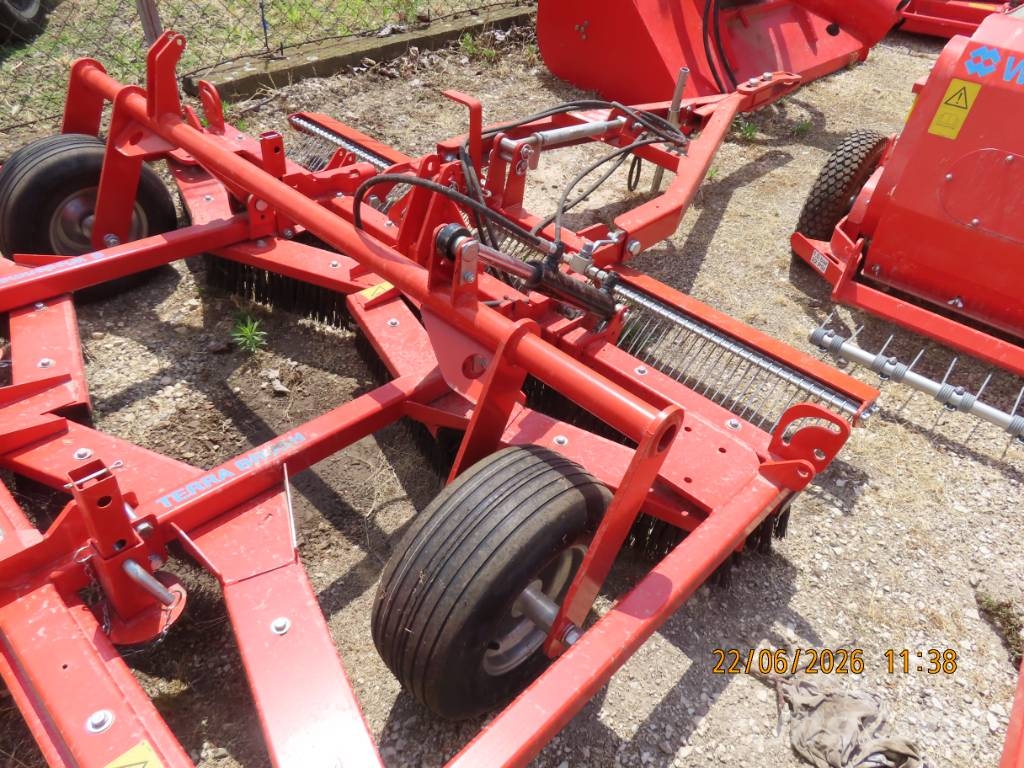 Antonio Carraro TTR 4400 HST II traktor + tartozékok Трактори
