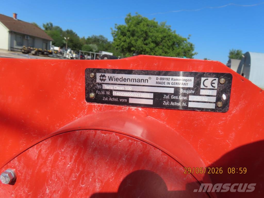Antonio Carraro TTR 4400 HST II traktor + tartozékok Трактори
