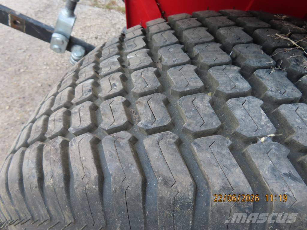 Antonio Carraro TTR 4400 HST II traktor + tartozékok Трактори