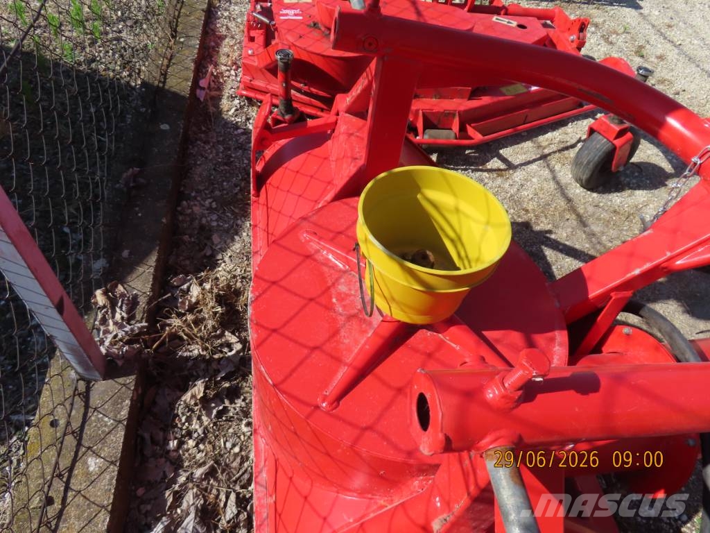 Antonio Carraro TTR 4400 HST II traktor + tartozékok Трактори