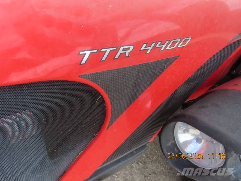 Antonio Carraro TTR 4400 HST II traktor + tartozékok Трактори