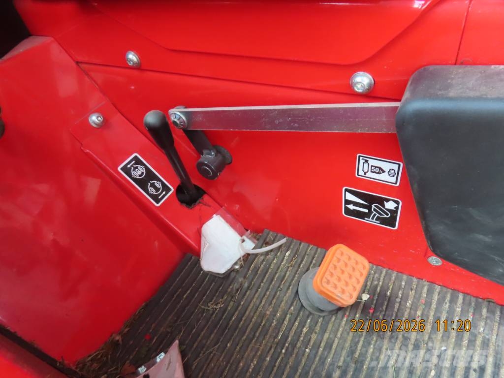 Antonio Carraro TTR 4400 HST II traktor + tartozékok Трактори