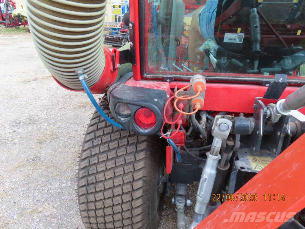 Antonio Carraro TTR 4400 HST II traktor + tartozékok Трактори