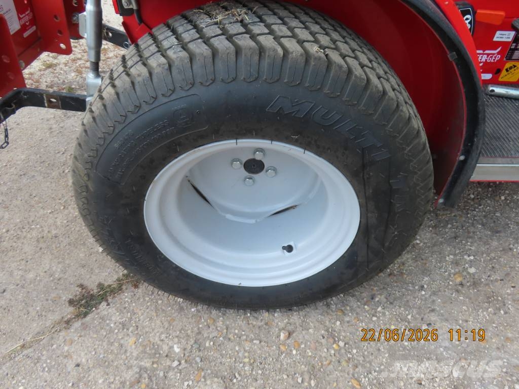 Antonio Carraro TTR 4400 HST II traktor + tartozékok Трактори