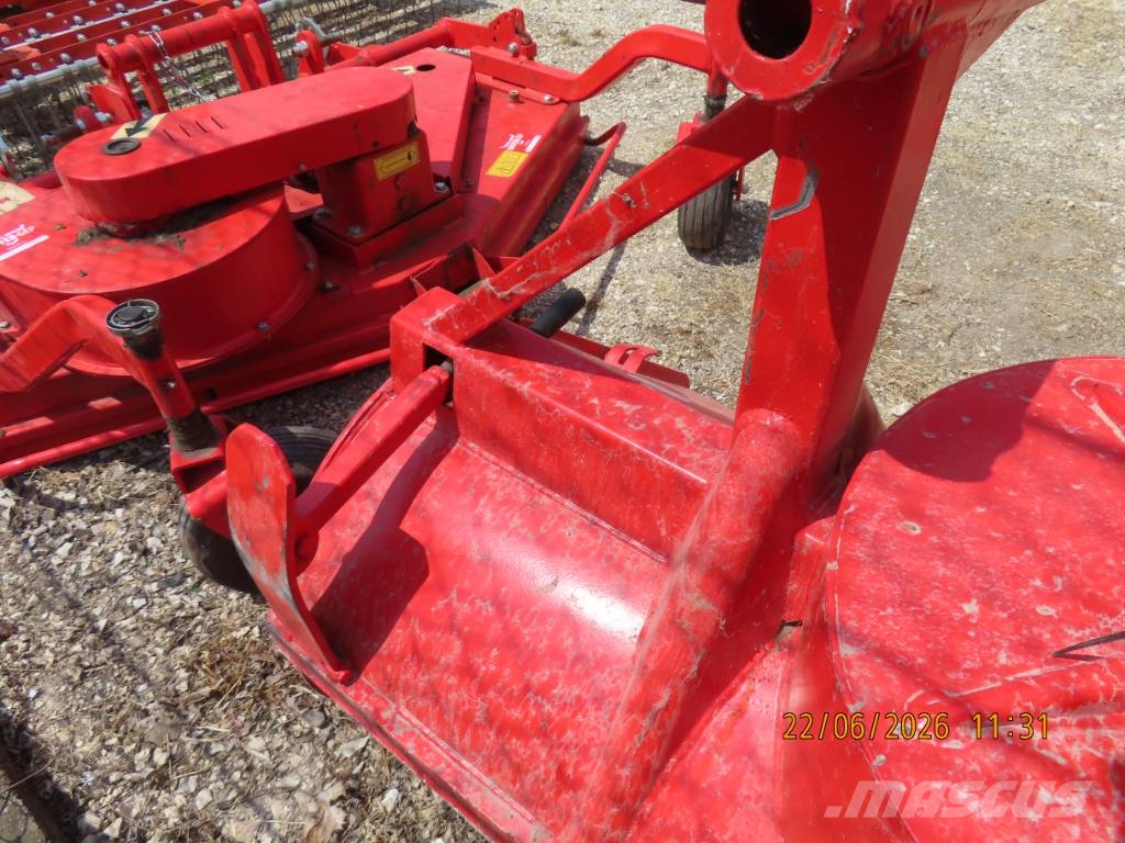 Antonio Carraro TTR 4400 HST II traktor + tartozékok Трактори