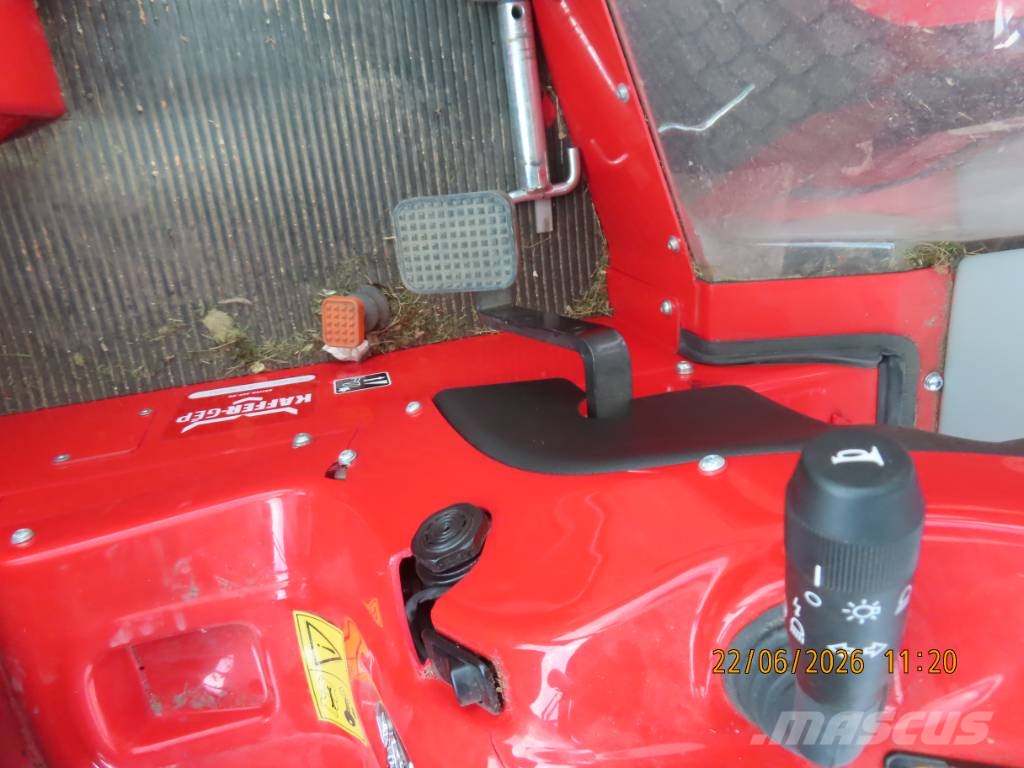 Antonio Carraro TTR 4400 HST II traktor + tartozékok Трактори
