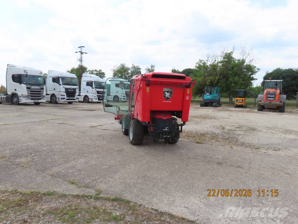 Antonio Carraro TTR 4400 HST II traktor + tartozékok Трактори