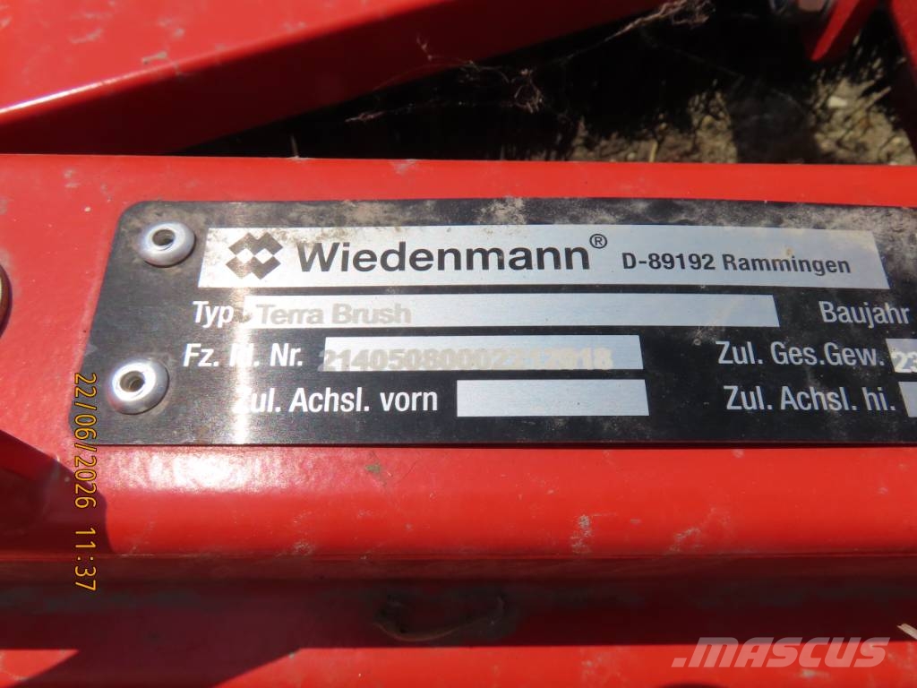 Antonio Carraro TTR 4400 HST II traktor + tartozékok Трактори