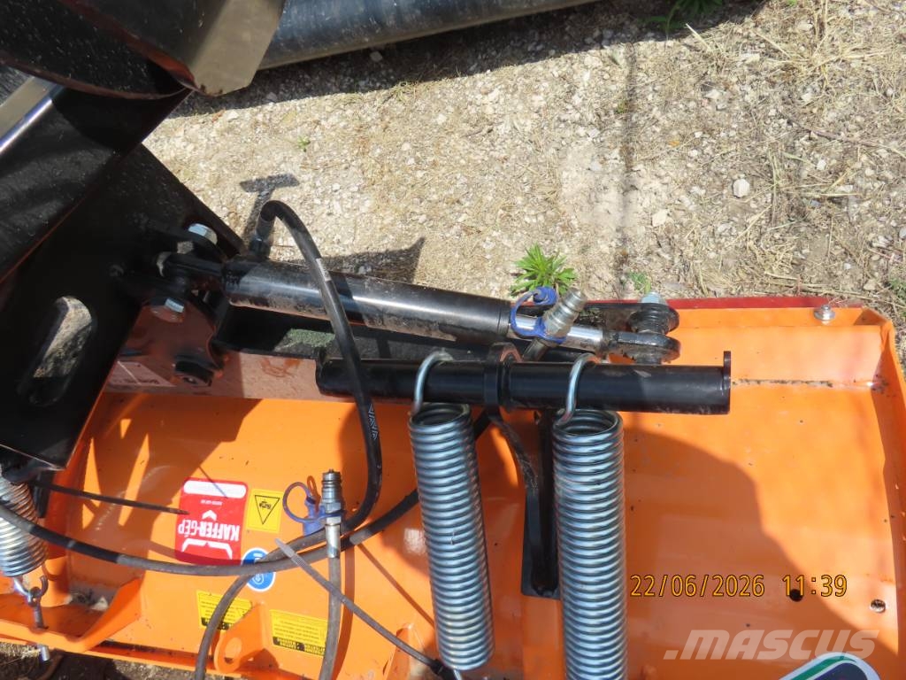 Antonio Carraro TTR 4400 HST II traktor + tartozékok Трактори