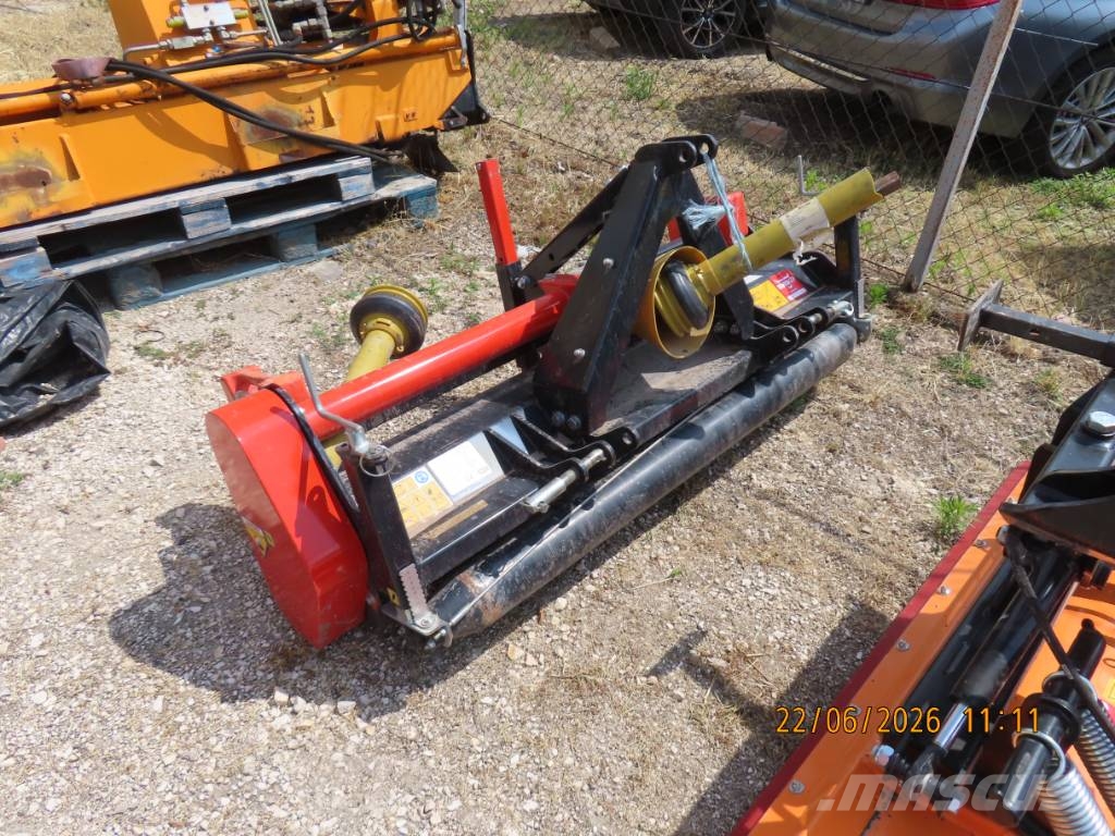 Antonio Carraro TTR 4400 HST II traktor + tartozékok Трактори
