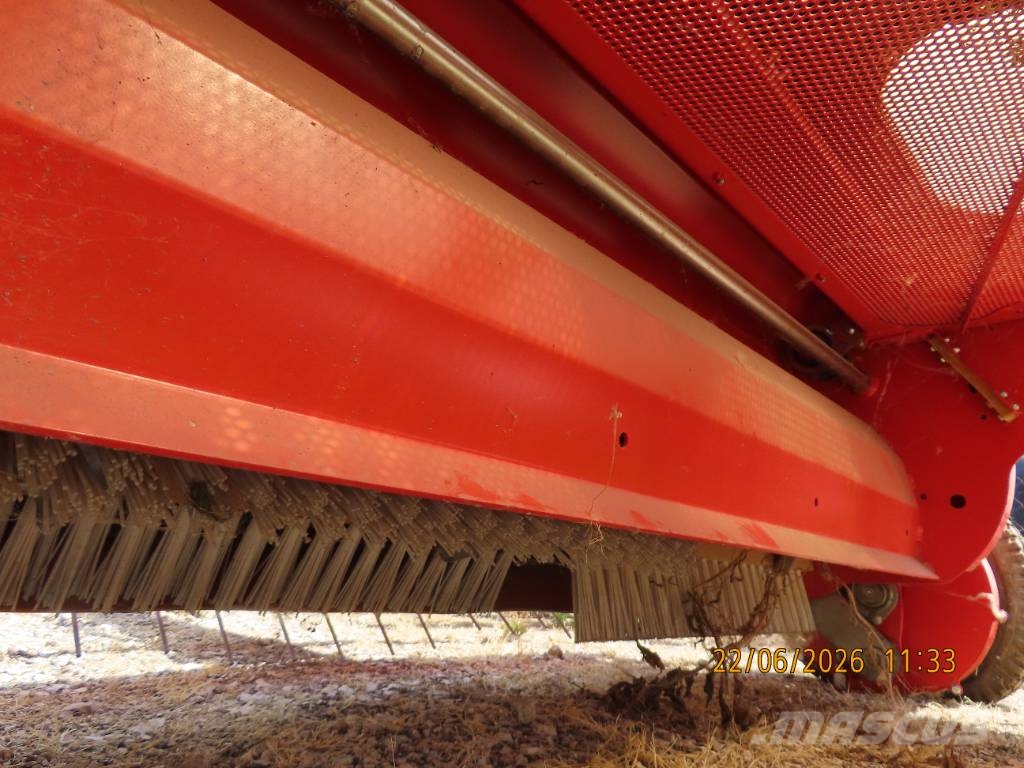 Antonio Carraro TTR 4400 HST II traktor + tartozékok Трактори