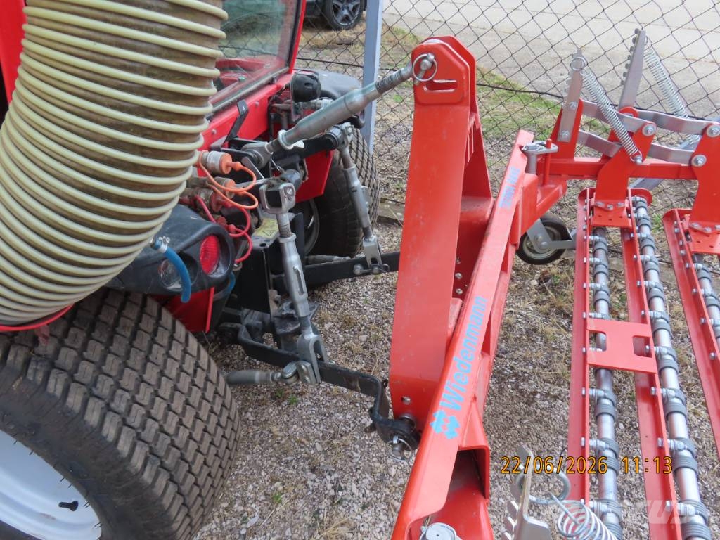 Antonio Carraro TTR 4400 HST II traktor + tartozékok Трактори