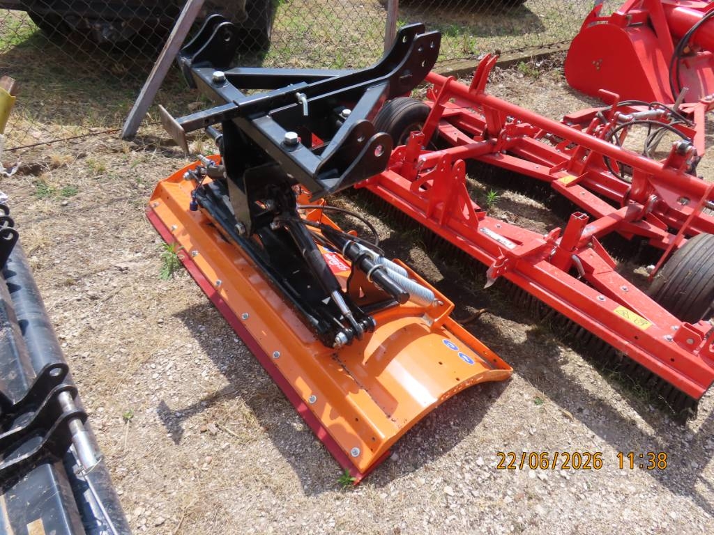 Antonio Carraro TTR 4400 HST II traktor + tartozékok Трактори