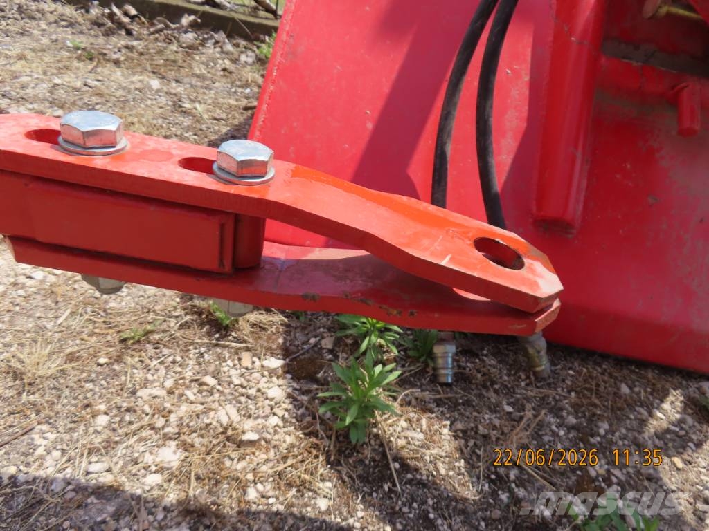 Antonio Carraro TTR 4400 HST II traktor + tartozékok Трактори