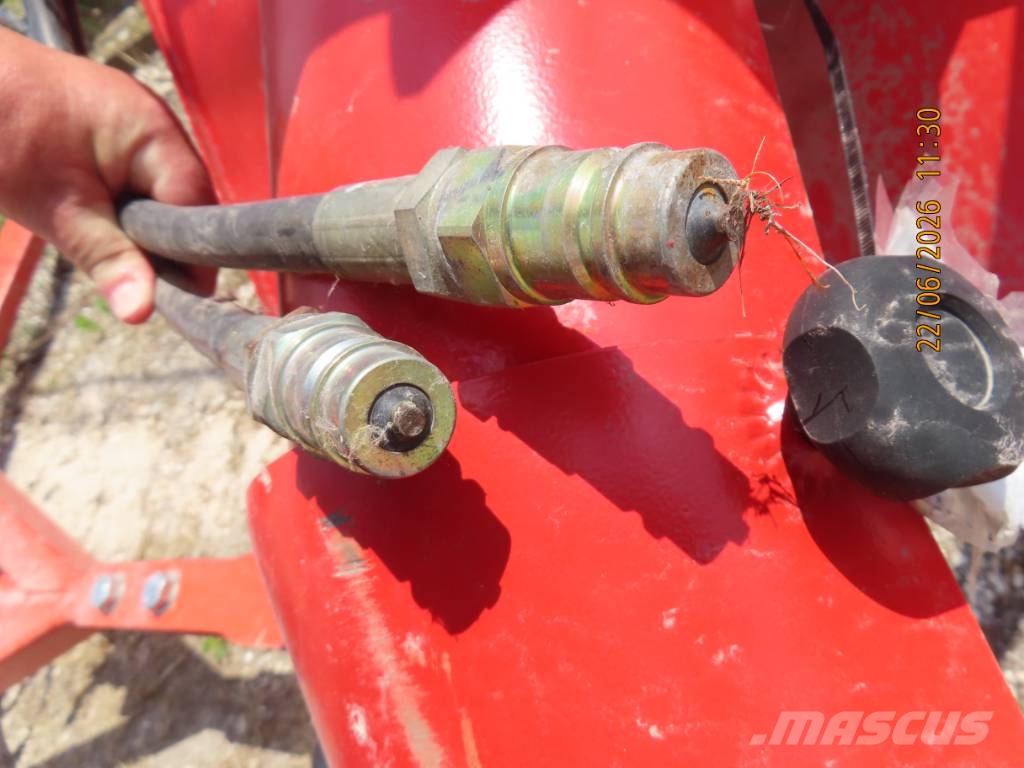 Antonio Carraro TTR 4400 HST II traktor + tartozékok Трактори