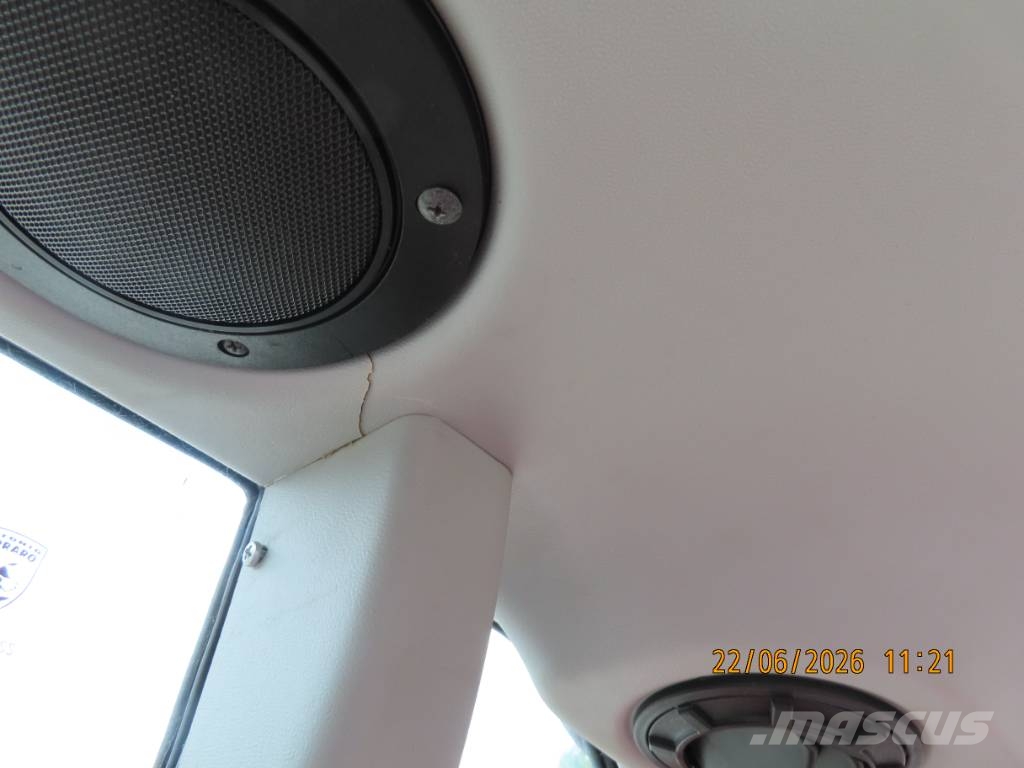 Antonio Carraro TTR 4400 HST II traktor + tartozékok Трактори