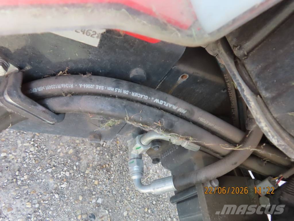 Antonio Carraro TTR 4400 HST II traktor + tartozékok Трактори