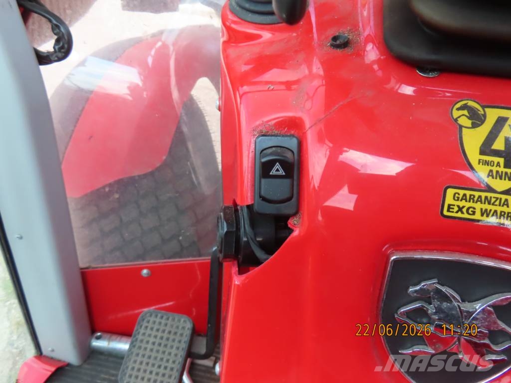 Antonio Carraro TTR 4400 HST II traktor + tartozékok Трактори
