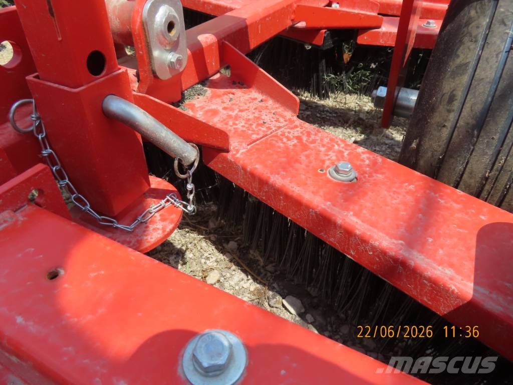Antonio Carraro TTR 4400 HST II traktor + tartozékok Трактори