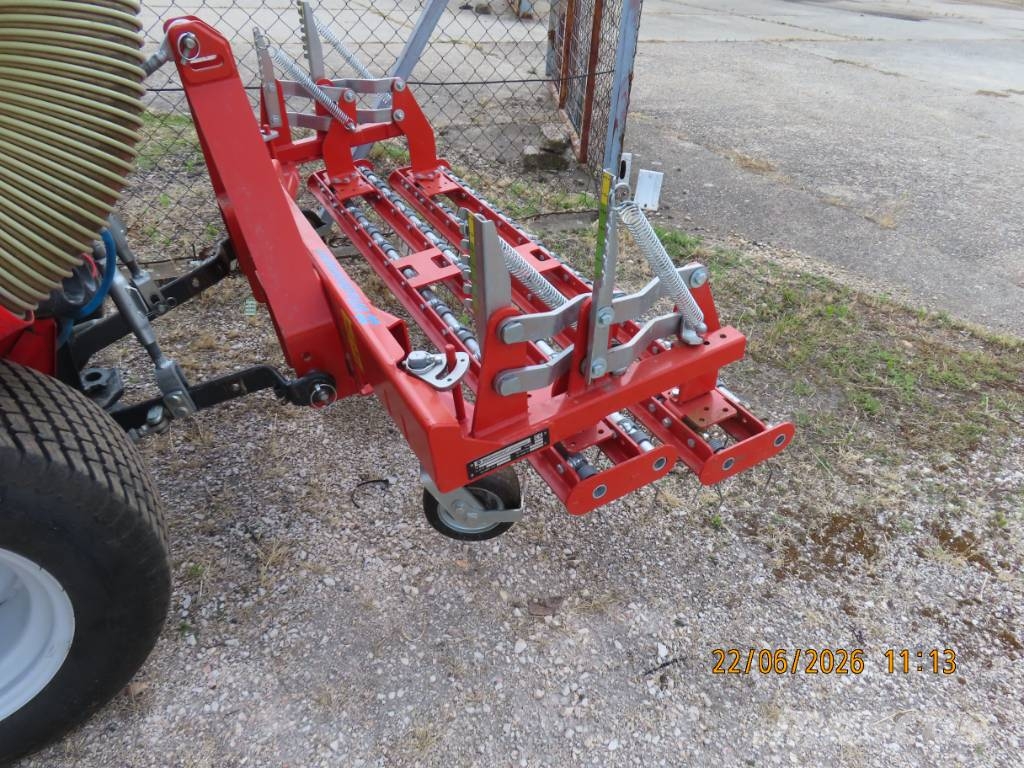 Antonio Carraro TTR 4400 HST II traktor + tartozékok Трактори