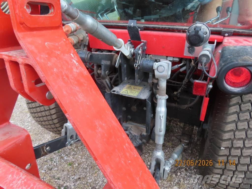 Antonio Carraro TTR 4400 HST II traktor + tartozékok Трактори