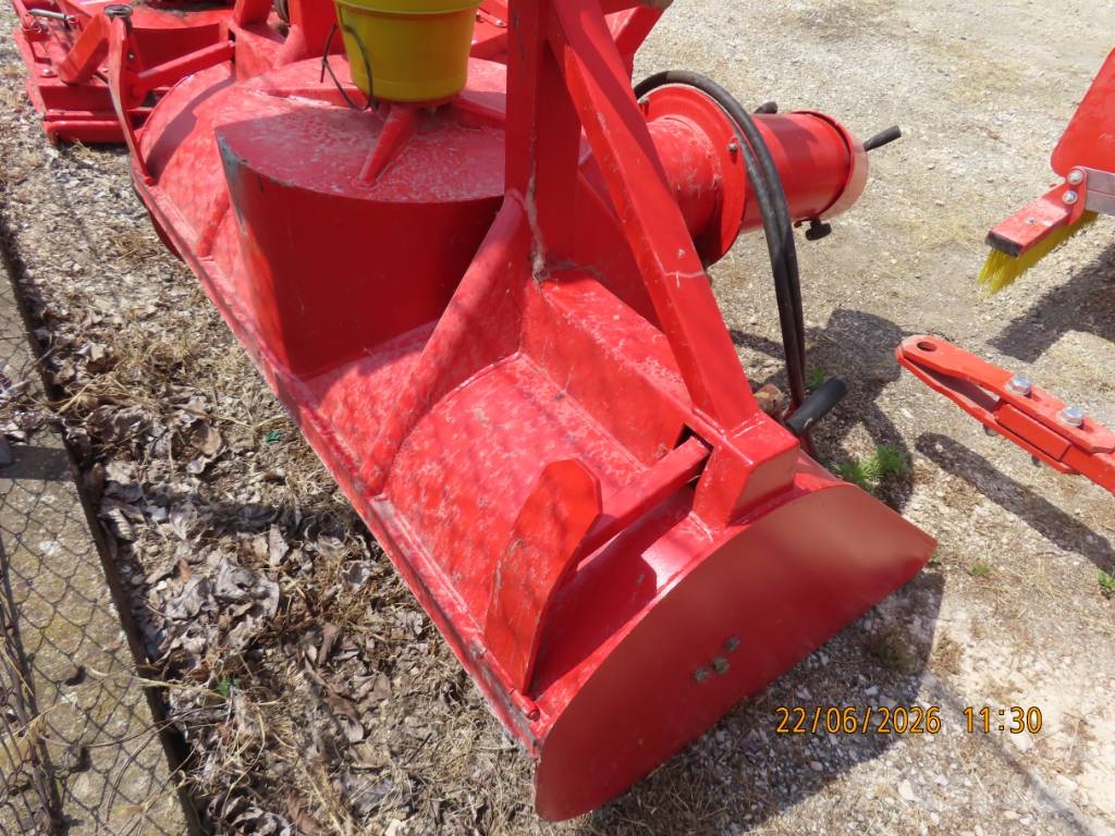 Antonio Carraro TTR 4400 HST II traktor + tartozékok Трактори