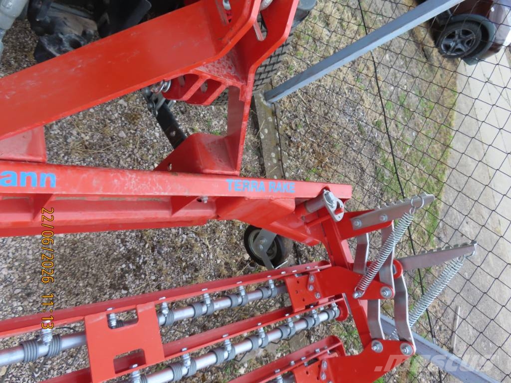 Antonio Carraro TTR 4400 HST II traktor + tartozékok Трактори