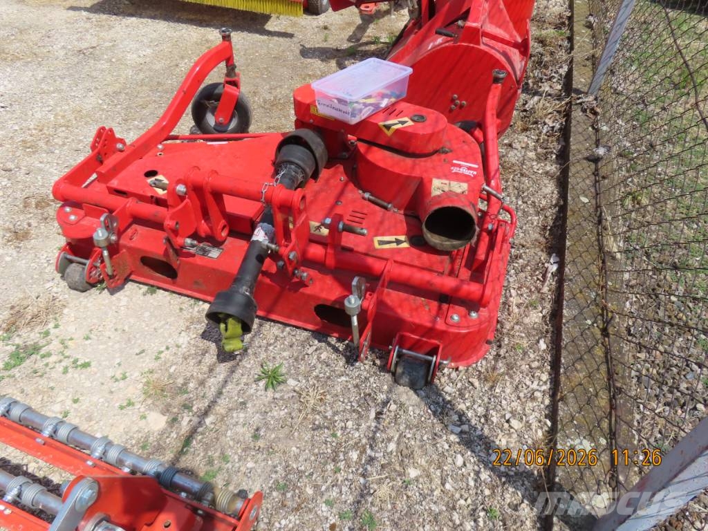 Antonio Carraro TTR 4400 HST II traktor + tartozékok Трактори