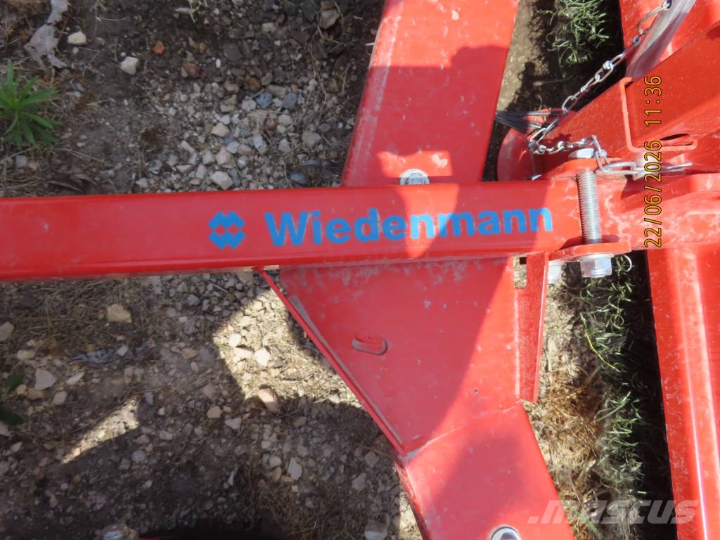 Antonio Carraro TTR 4400 HST II traktor + tartozékok Трактори