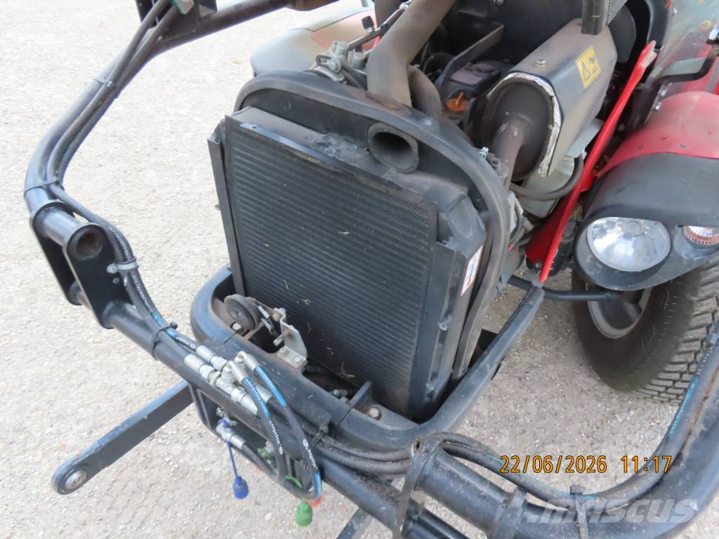 Antonio Carraro TTR 4400 HST II traktor + tartozékok Трактори
