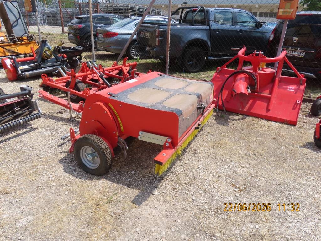 Antonio Carraro TTR 4400 HST II traktor + tartozékok Трактори