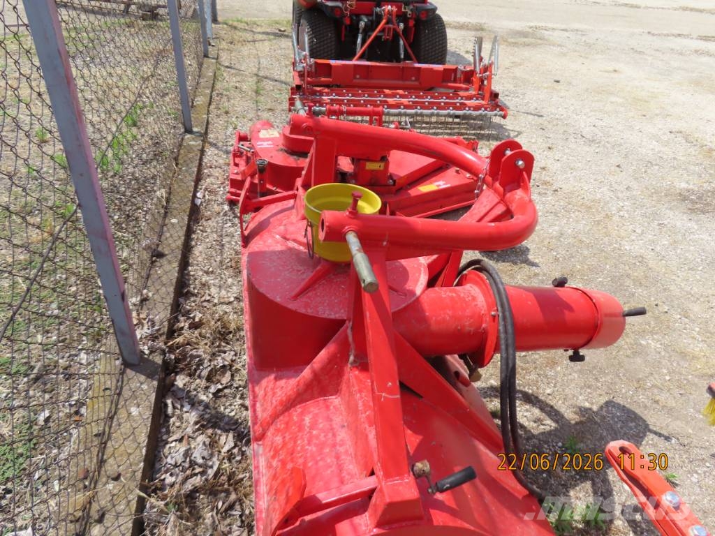 Antonio Carraro TTR 4400 HST II traktor + tartozékok Трактори