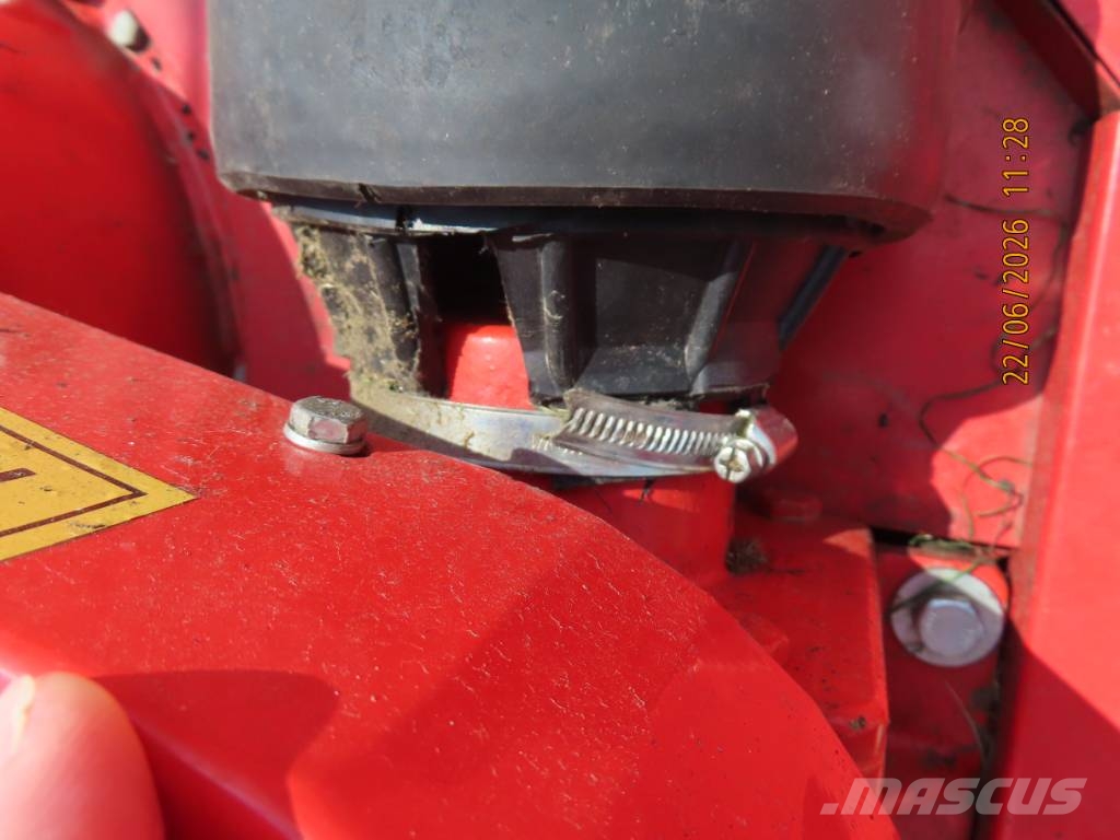 Antonio Carraro TTR 4400 HST II traktor + tartozékok Трактори