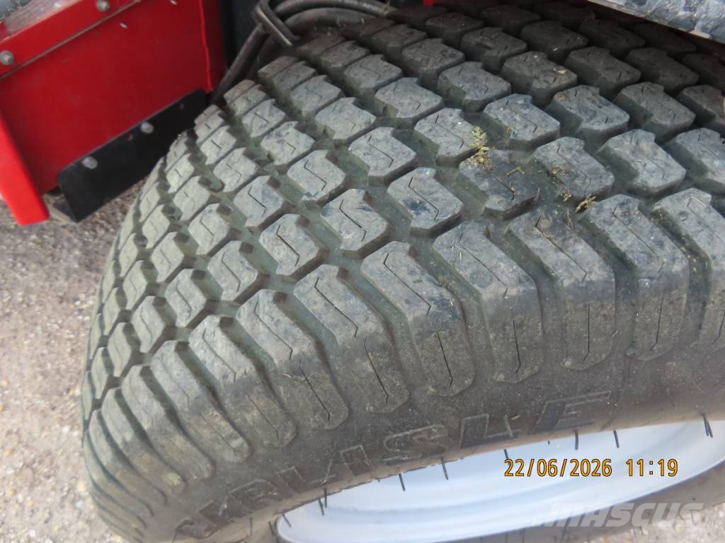 Antonio Carraro TTR 4400 HST II traktor + tartozékok Трактори