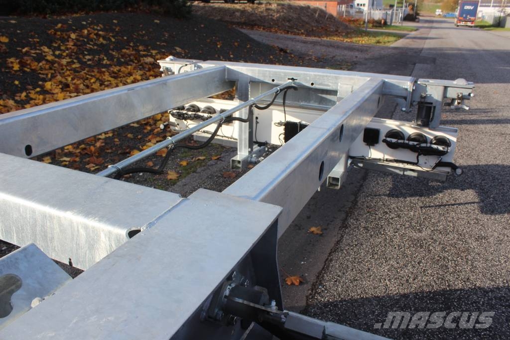 AMT CO310 3 akslet container chassis med udskud i bag Containeranhänger
