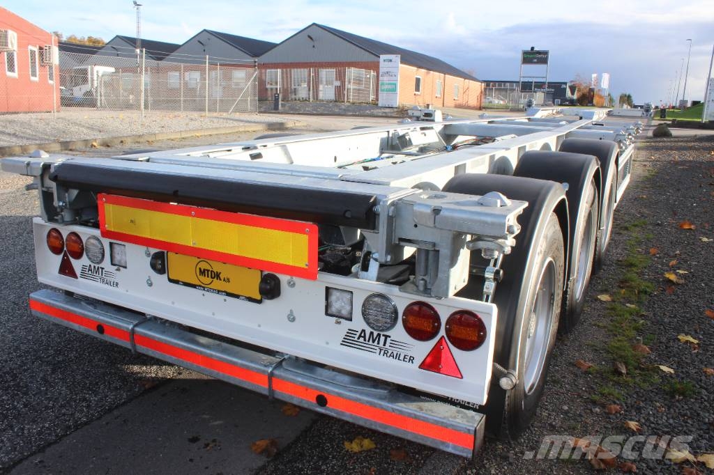AMT CO310 3 akslet container chassis med udskud i bag Containeranhänger