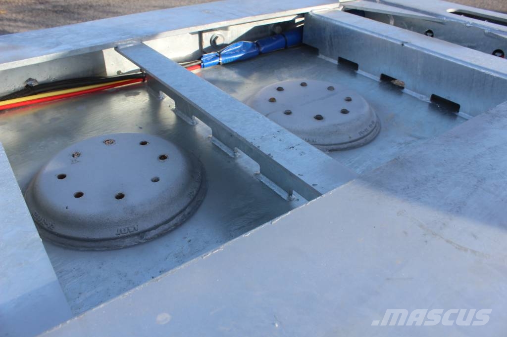 AMT CO310 3 akslet container chassis med udskud i bag Containeranhänger