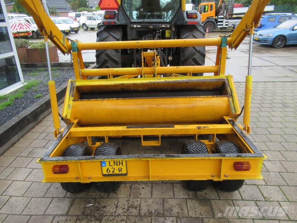 STH HK 1800 Maai / Veeg / Zuigmachine Оборудование для удаления мусора