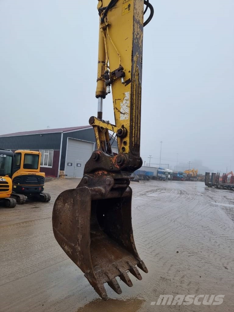 Komatsu HB 215 Hybrid حفارات زحافة