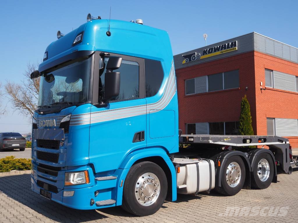 Scania R500 6x2/4 + Recker SA-DLS Camiones plataforma