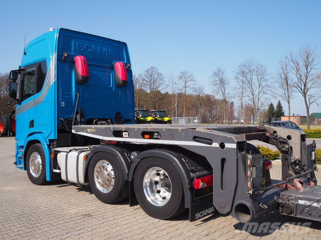 Scania R500 6x2/4 + Recker SA-DLS Camiones plataforma